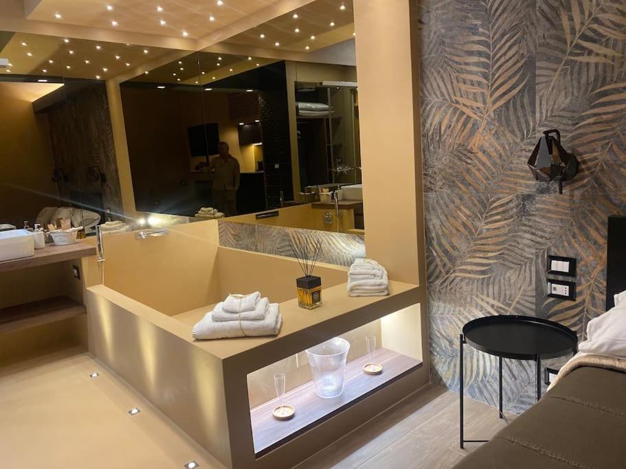 Montesantogroup Suite House Nel Centro Di Napoli מראה חיצוני תמונה