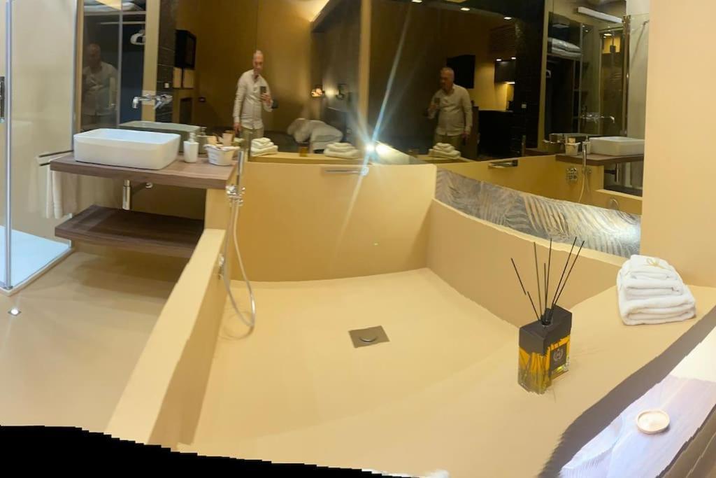Montesantogroup Suite House Nel Centro Di Napoli מראה חיצוני תמונה